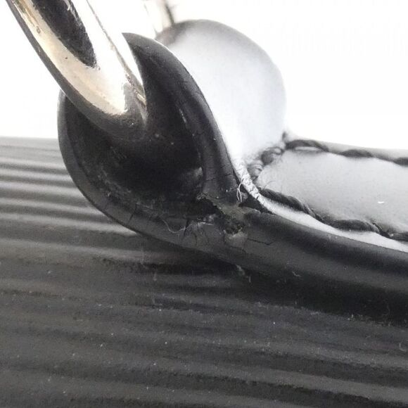 Louis Vuitton Epi Cluny MM M41302 Bag - Picture 5 of 10